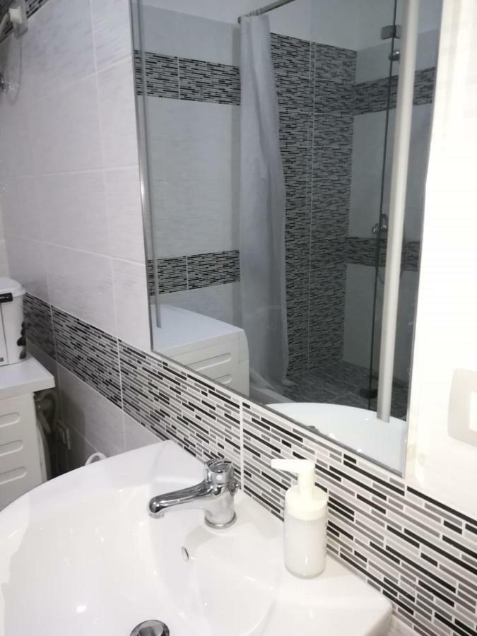Aneta'S Beach House Vlore Bagian luar foto