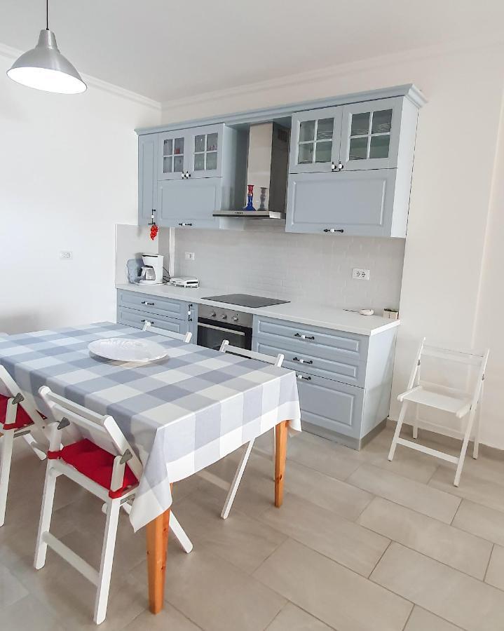 Aneta'S Beach House Vlore Bagian luar foto